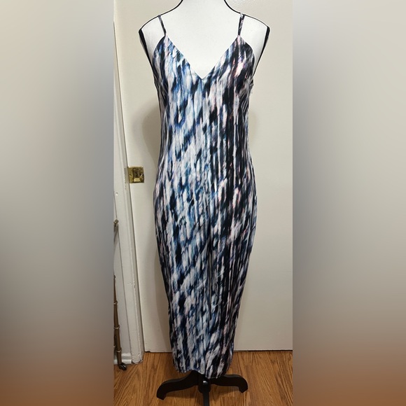 Dolce Vita Faith V Neck Silky Jumpsuit NWT - Picture 2 of 11